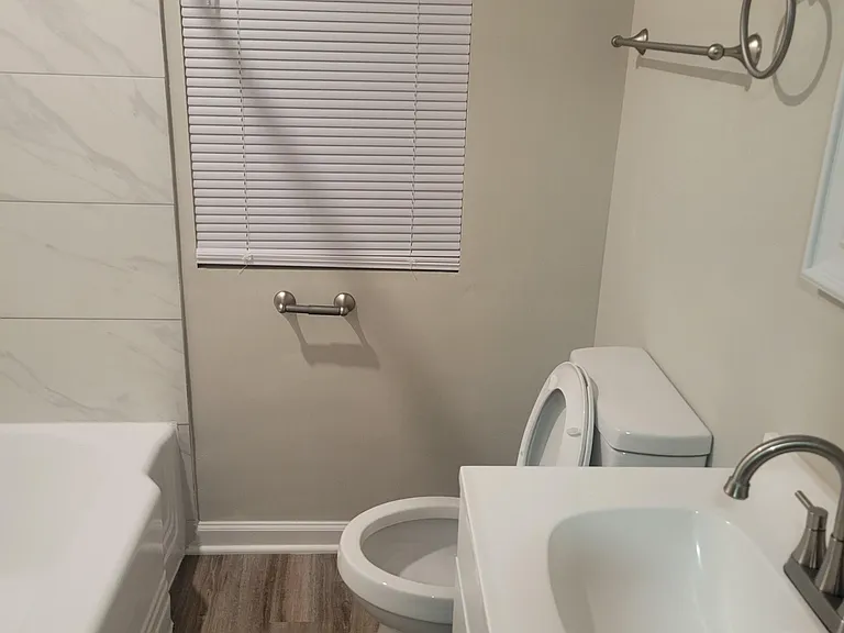 Shared bath pic 1