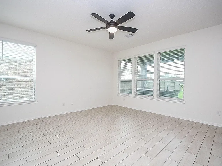5027 Hickory Deer Ln — Photo 5