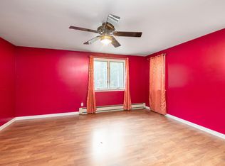 610 Middle Rd, Waterboro, ME 04087