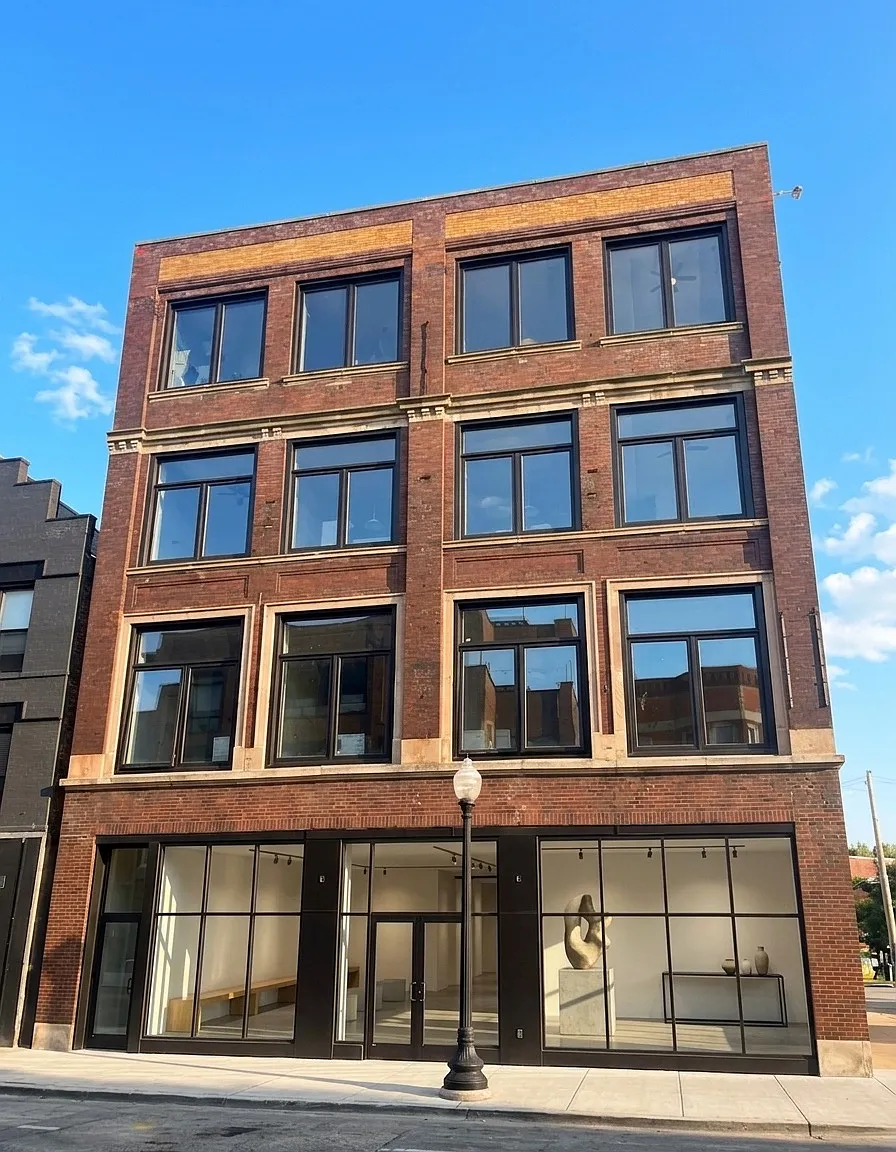 3036 N Lincoln Ave — Photo 1