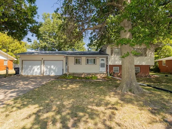 306 Beverly Ave, Newton, KS 67114