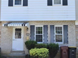 812 Fernhill Ln, Whitehall, PA 18052