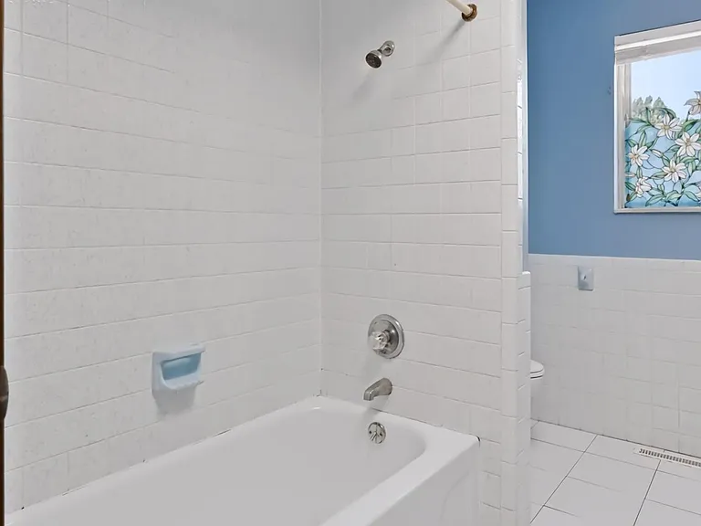 415 W Spring St #A — Photo 18