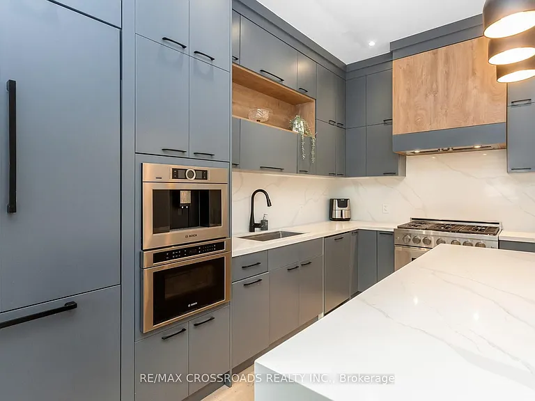 10 Hamstead Ave — Photo 9