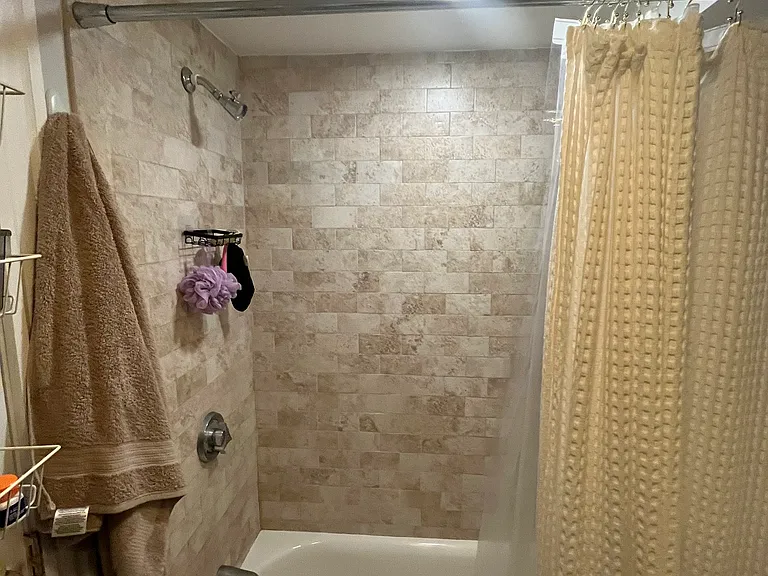 219 W 2nd St #2 — Photo 19