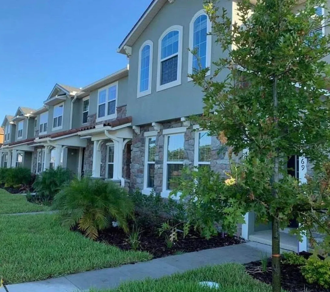 3 bed, 2.5 bath, 1578 sqft, $900 — Photo 2