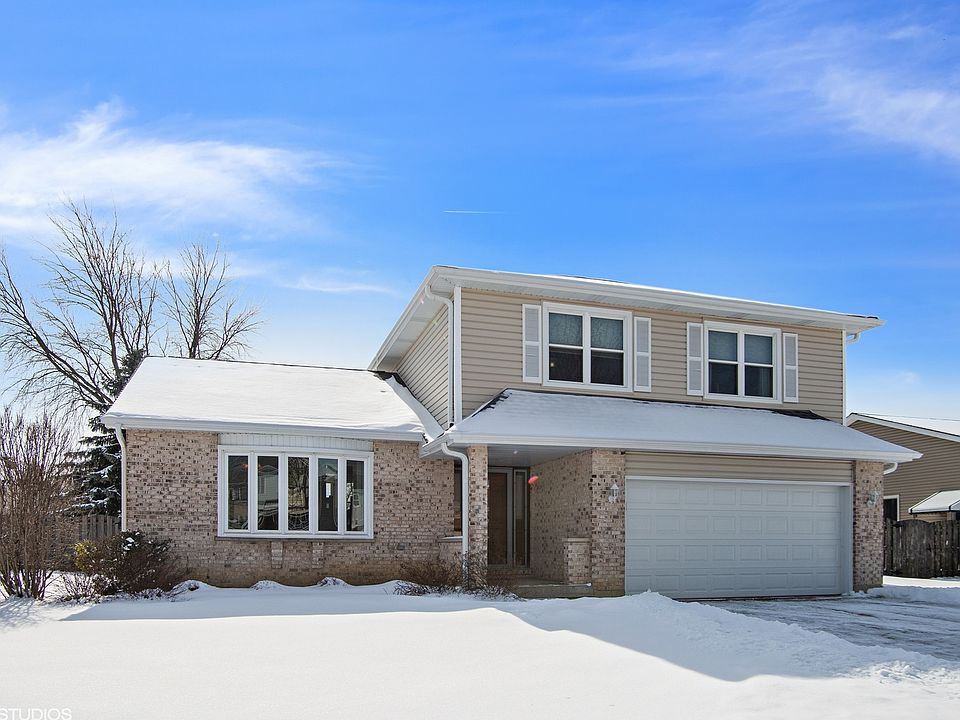 1st image of 319 Schreiber Ave