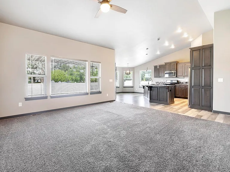 2463 Homestead St — Photo 3