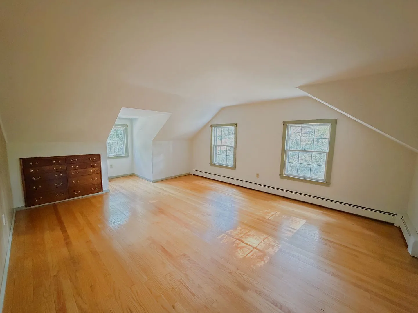 Beautiful 3-Bedroom Single-Family Home for Rent in Dalton, MA — Photo 4