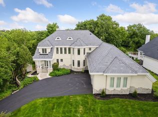 8697 Wynstone Pass, Eden Prairie, MN 55347