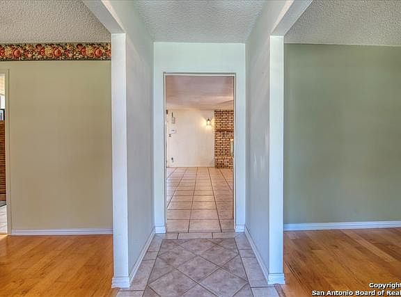 5th image of 214 Brian Dr
