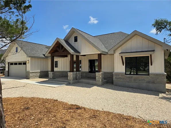 1247 Marlys Ave, Canyon Lake, TX 78133