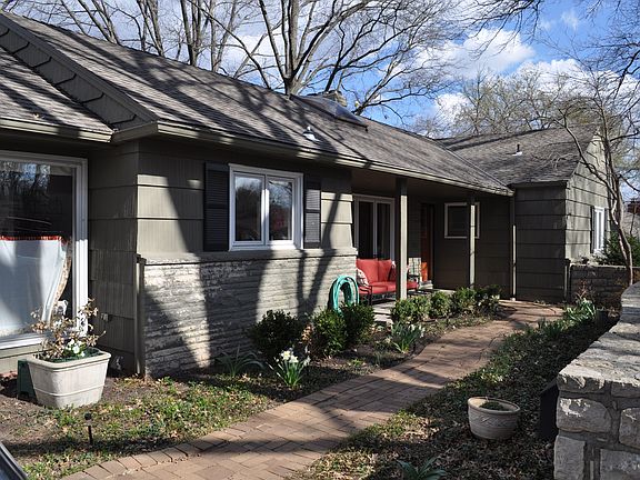 3rd image of 5827 Reinhardt Dr