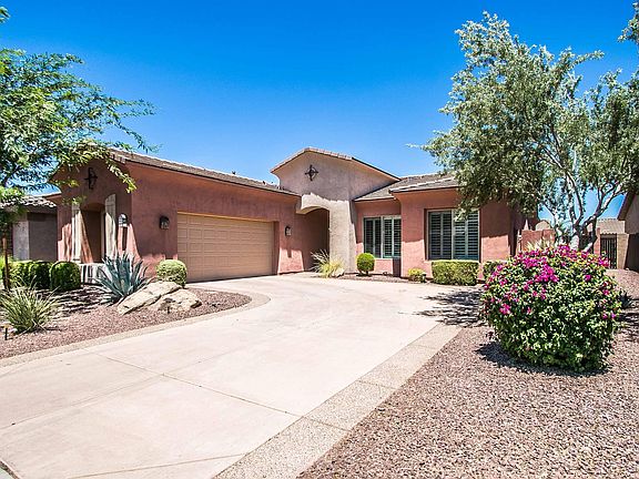 3rd image of 1910 E Desert Ln