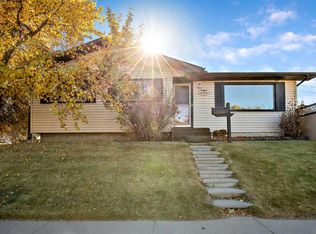 4703 N 40th Ave SW, Calgary, AB T3E1E4