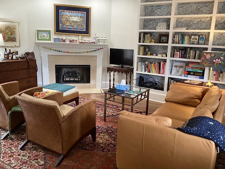 Gas fireplace, TV