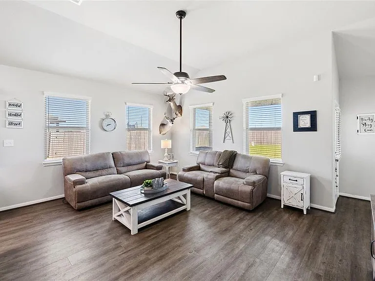 14815 Rain Tree Dr — Photo 9