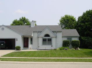 1293 Blue Dahlia Rd, Oconomowoc, WI 53066