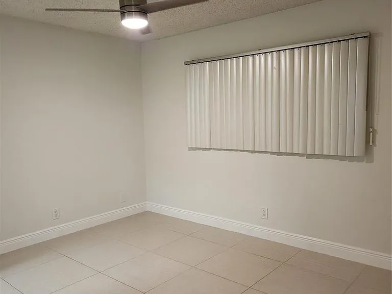 5140 SW 40th Ave #26C — Photo 12
