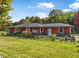 9750 E Solem Rd, Suttons Bay, MI 49682