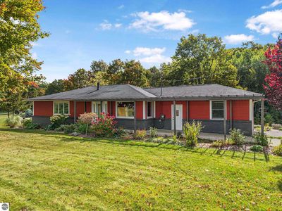 9750 E Solem Rd, Suttons Bay, MI, 49682