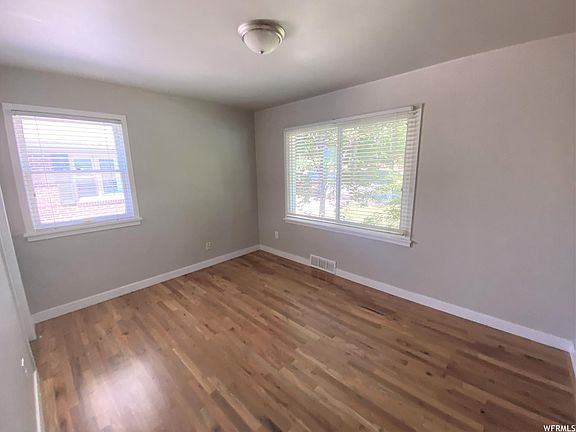 4th image of 2212 S Texas St