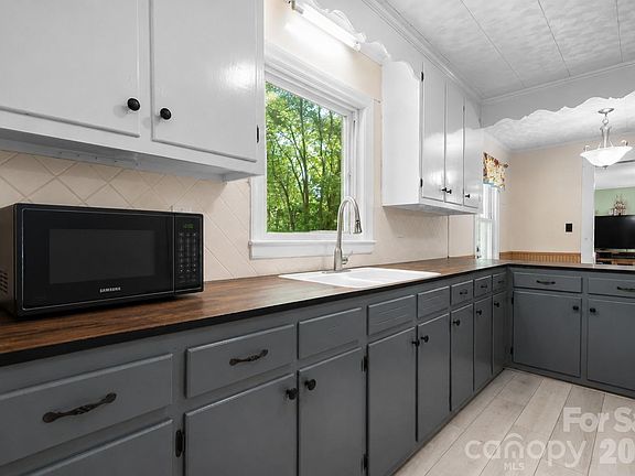 5th image of 2981 E Maiden Rd