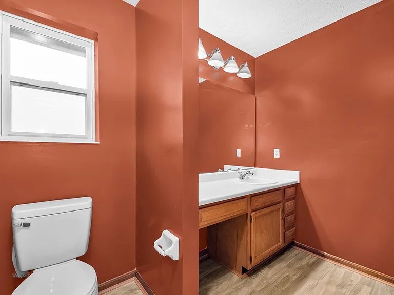 4335 Shandon Dr — Photo 32