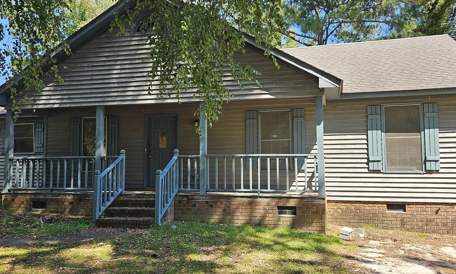 3 bed, 1330 sqft, $1,500 — Photo 1