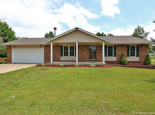 2628 Wycliff Dr, Farmington, MO 63640