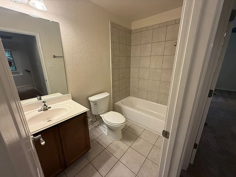 1427 Denver Blvd — Photo 16