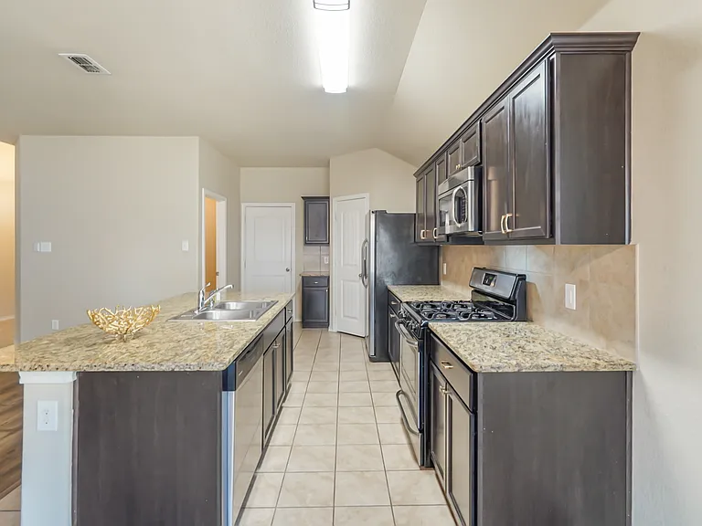 6353 Seagull Ln — Photo 4