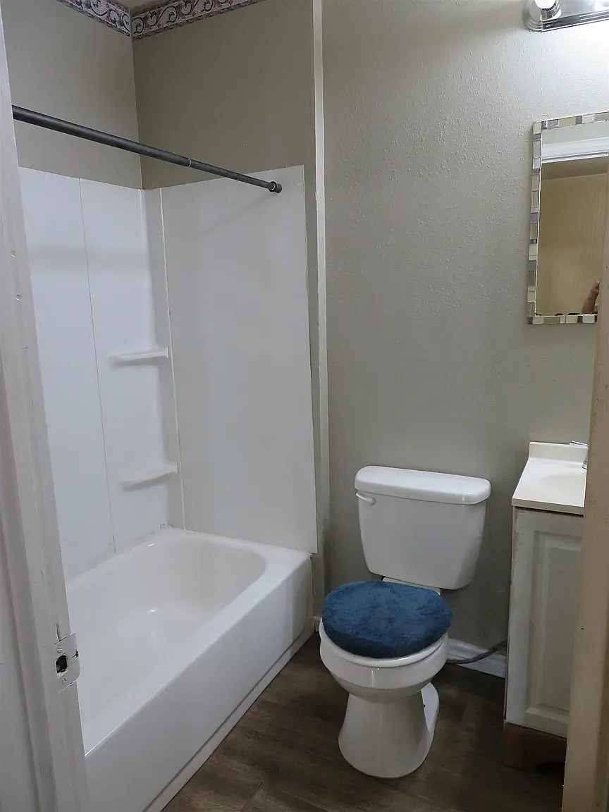 4 bed, 1168 sqft, $1,700 — Photo 1
