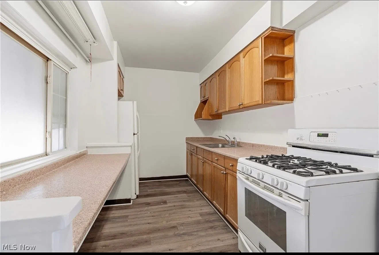 2 bed, $1,150 — Photo 2