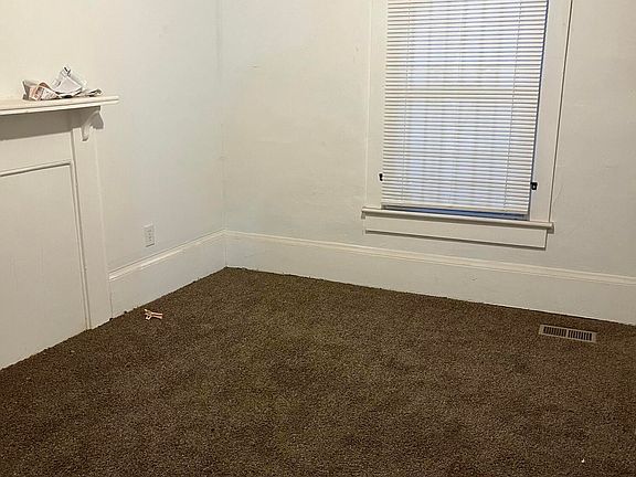 5th image of 2532 Selma Ave