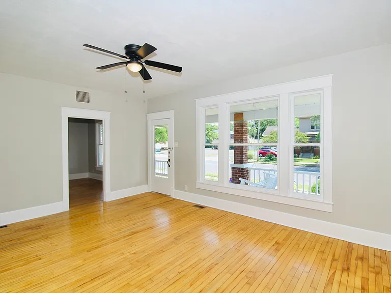 2035 Broadway St — Photo 5