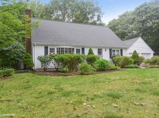 96 Pine Hill Rd, South Kingstown, RI 02879