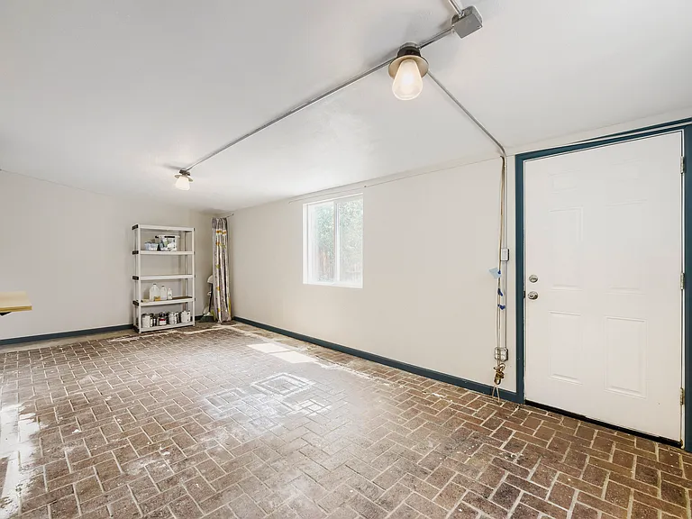 1326 S Clay St — Photo 11