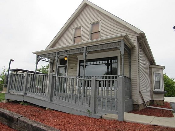 2nd image of 3812 Sauk Trl
