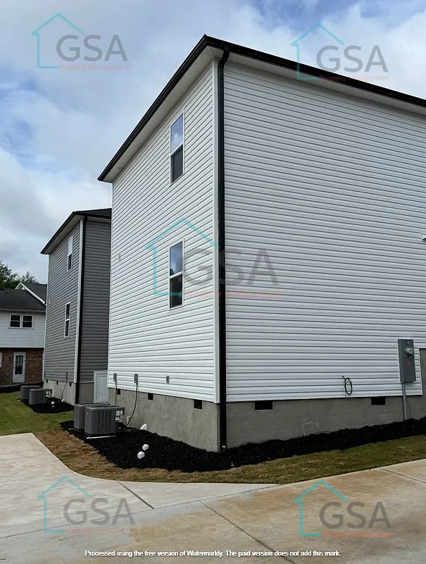 2 bed, 1230 sqft, $1,500 — Photo 2