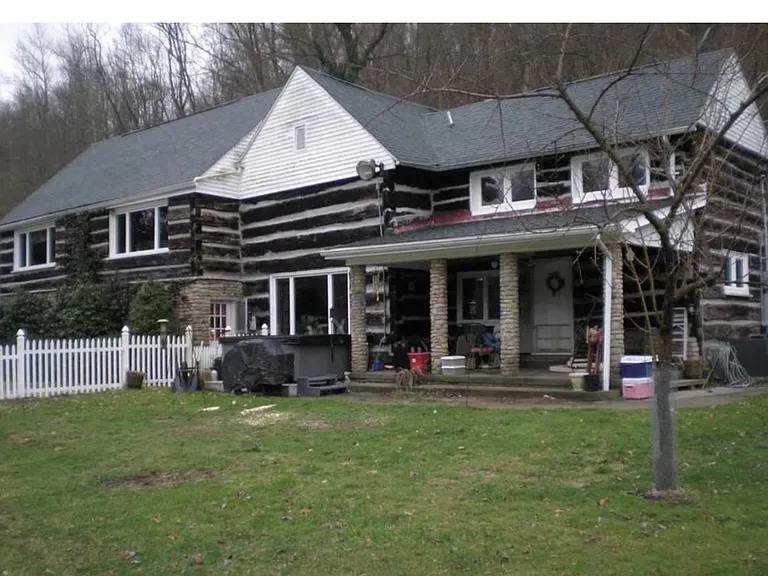 385 Riverside Dr — Photo 1