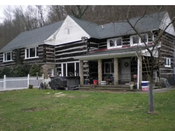 385 Riverside Dr, Fairmont, WV 26554