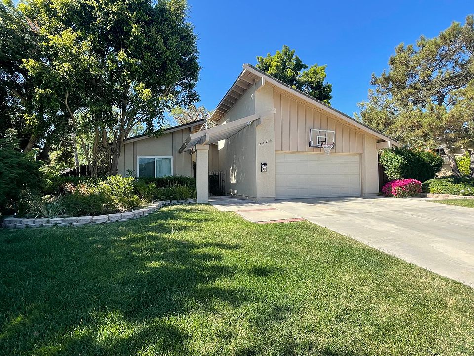 1st image of 2025 Meadow Brook Ct