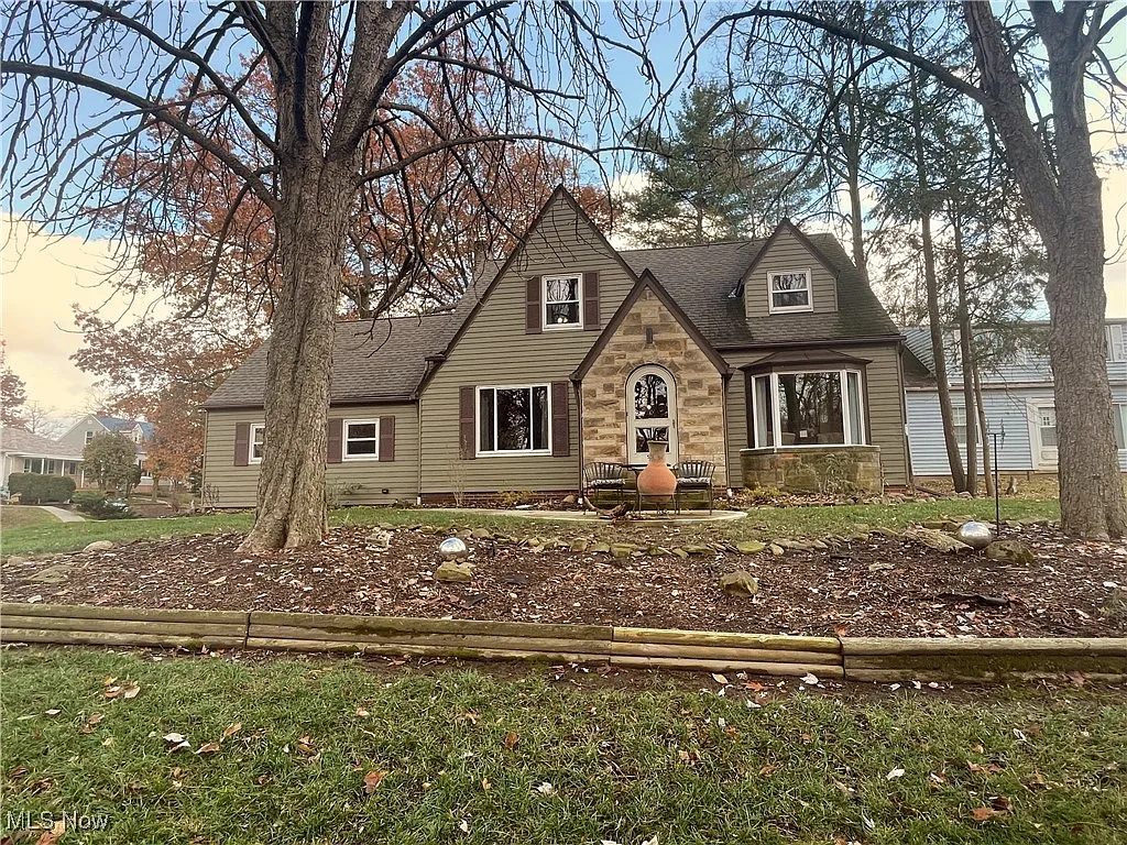 5468 Big Creek Pkwy photo 1