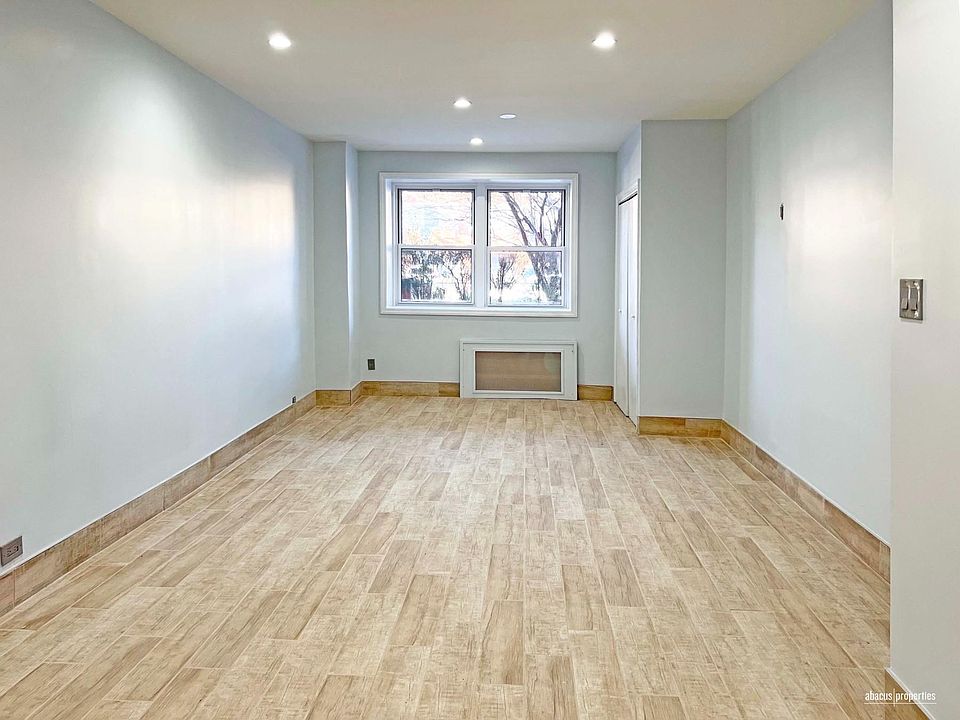 1st image of 2035 E 7th St APT 1D