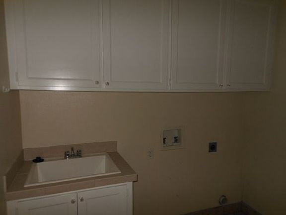 5th image of 2716 Bluebird Ave