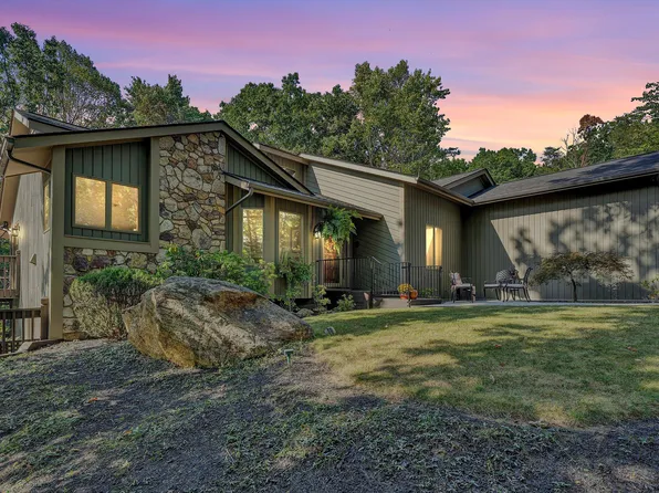 4196 Toddsbury Dr, Vinton, VA 24179