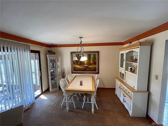 3rd image of 988 Pepper Hill Dr