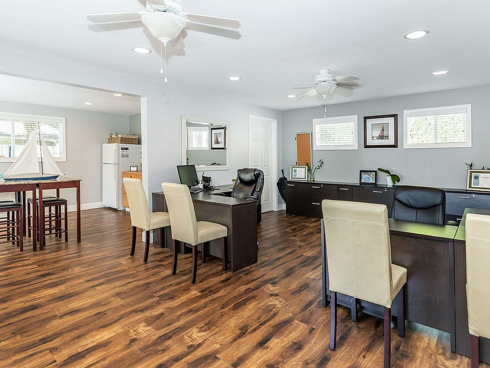 Professional Leasing Office at Cottage Bay Apartment Homes, Bremerton, WA