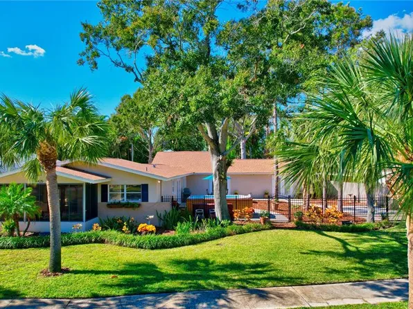 4425 Sunrise Dr S, Saint Petersburg, FL 33705